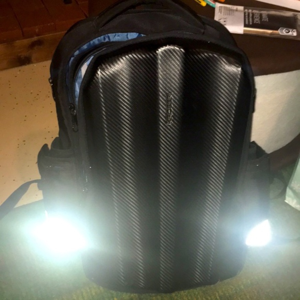 KROSER laptop backpack w/ hard front & charge slot